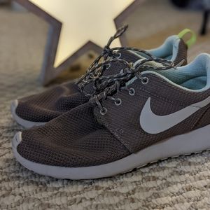 Nike Women's Tennis Shoes